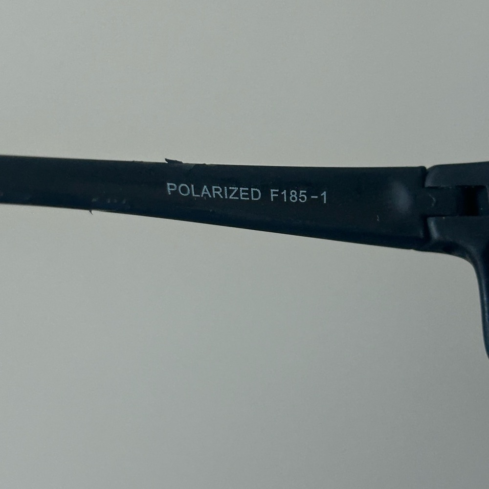 polarized sun glasses